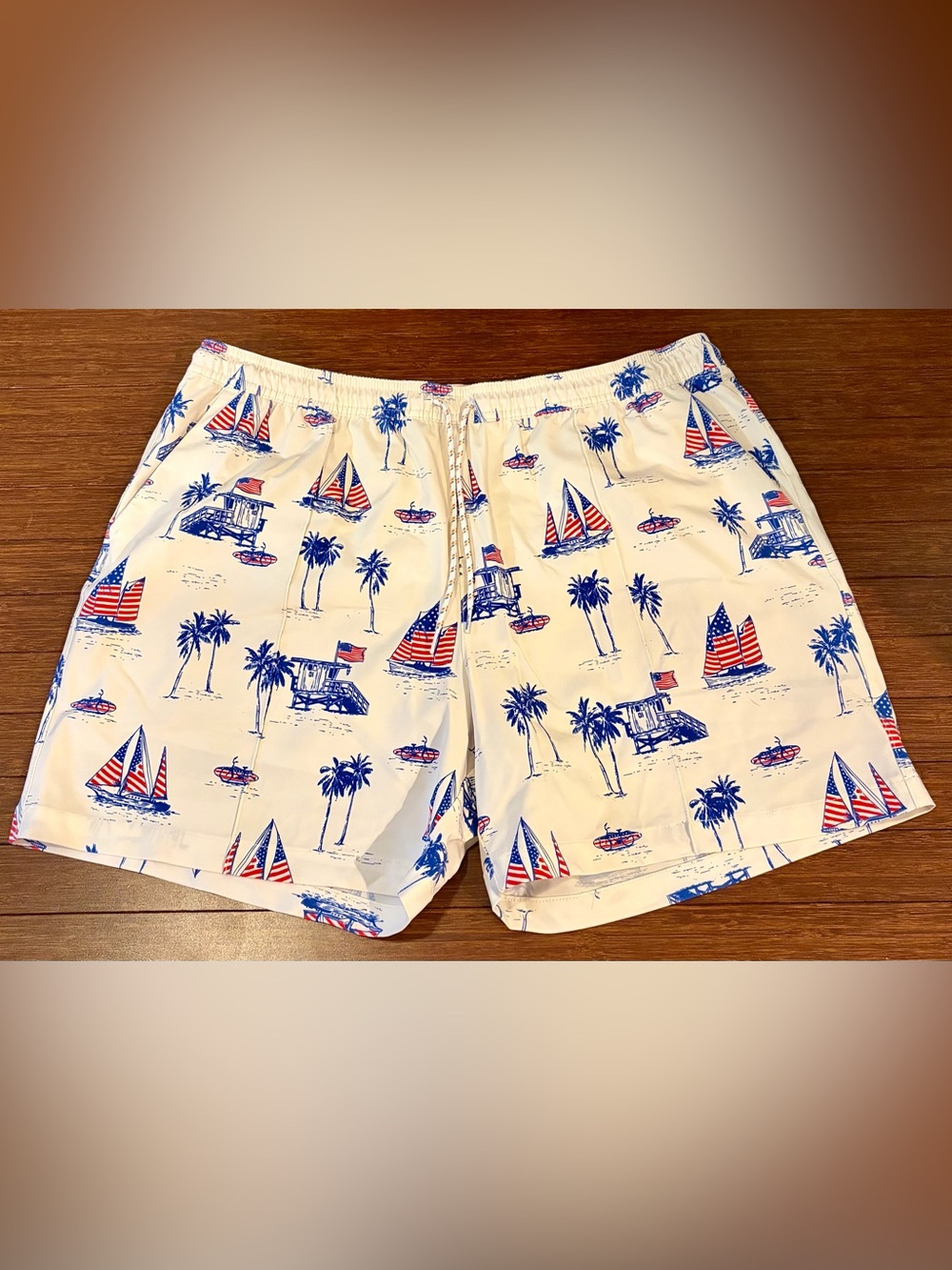 Chubbies men's beach shorts with patriotic red white and blue Lined size 2XL 5.5